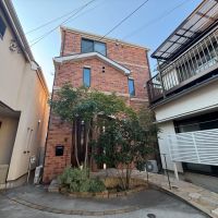 品川区豊町の賃貸物件/外観。路地の行き止まりに建っていて、隠れ家感がある