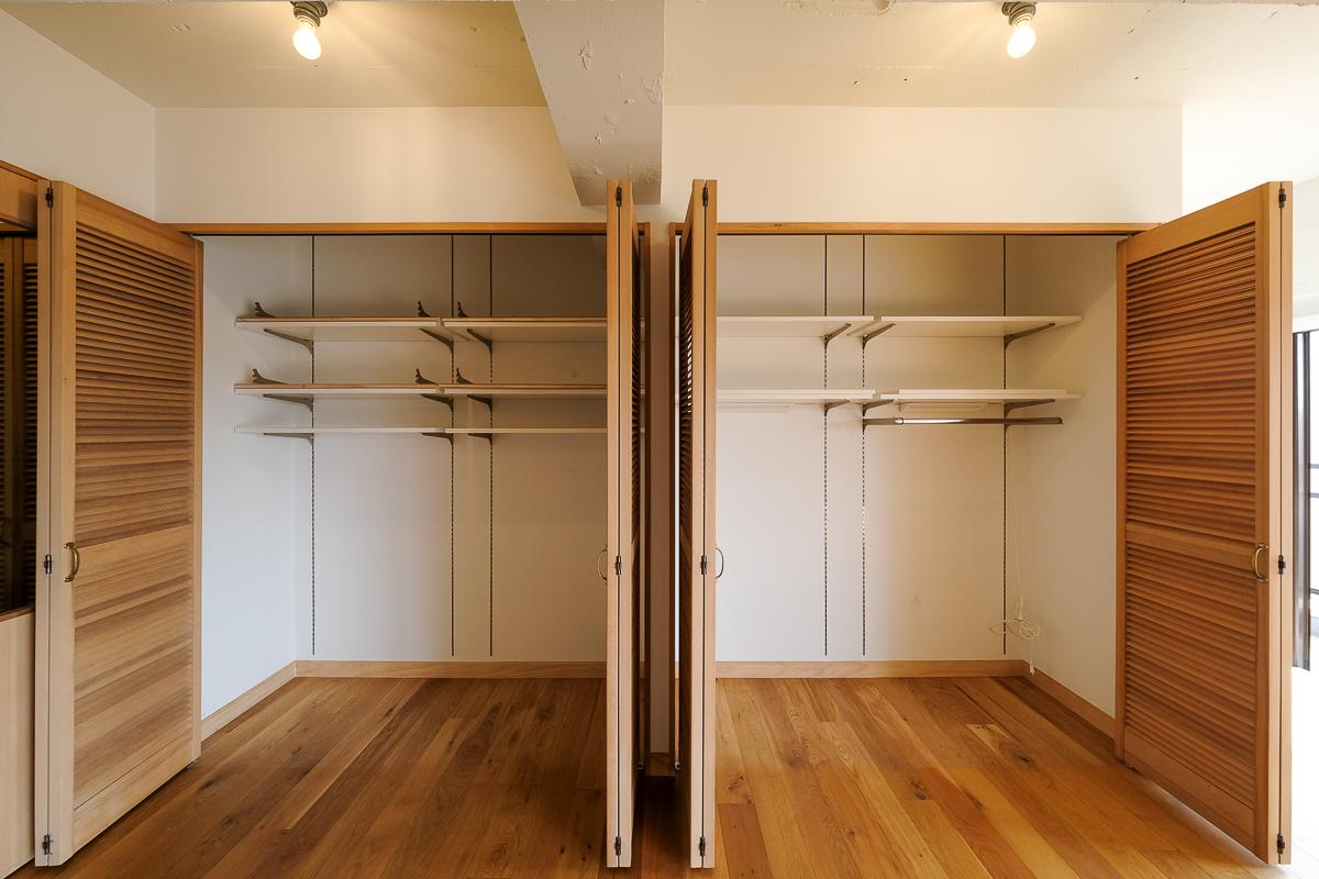 杉並区永福の売買物件/リビングにも大容量の収納