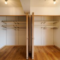 杉並区永福の売買物件/リビングにも大容量の収納