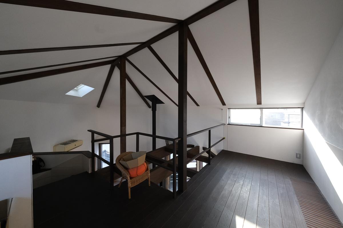 埼玉県さいたま市南区大字大谷口の売買物件/リクライニングチェアを置いて本を読んだり映画を見たりと、第二のリビングとして使えそうな大きさです