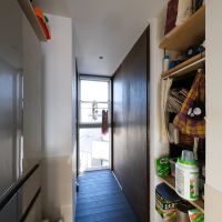 埼玉県さいたま市南区大字大谷口の売買物件/キッチン横には収納スペース