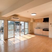 新宿区須賀町の賃貸物件/リビング別角度から