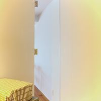 目黒区平町の売買物件/ガラスの扉