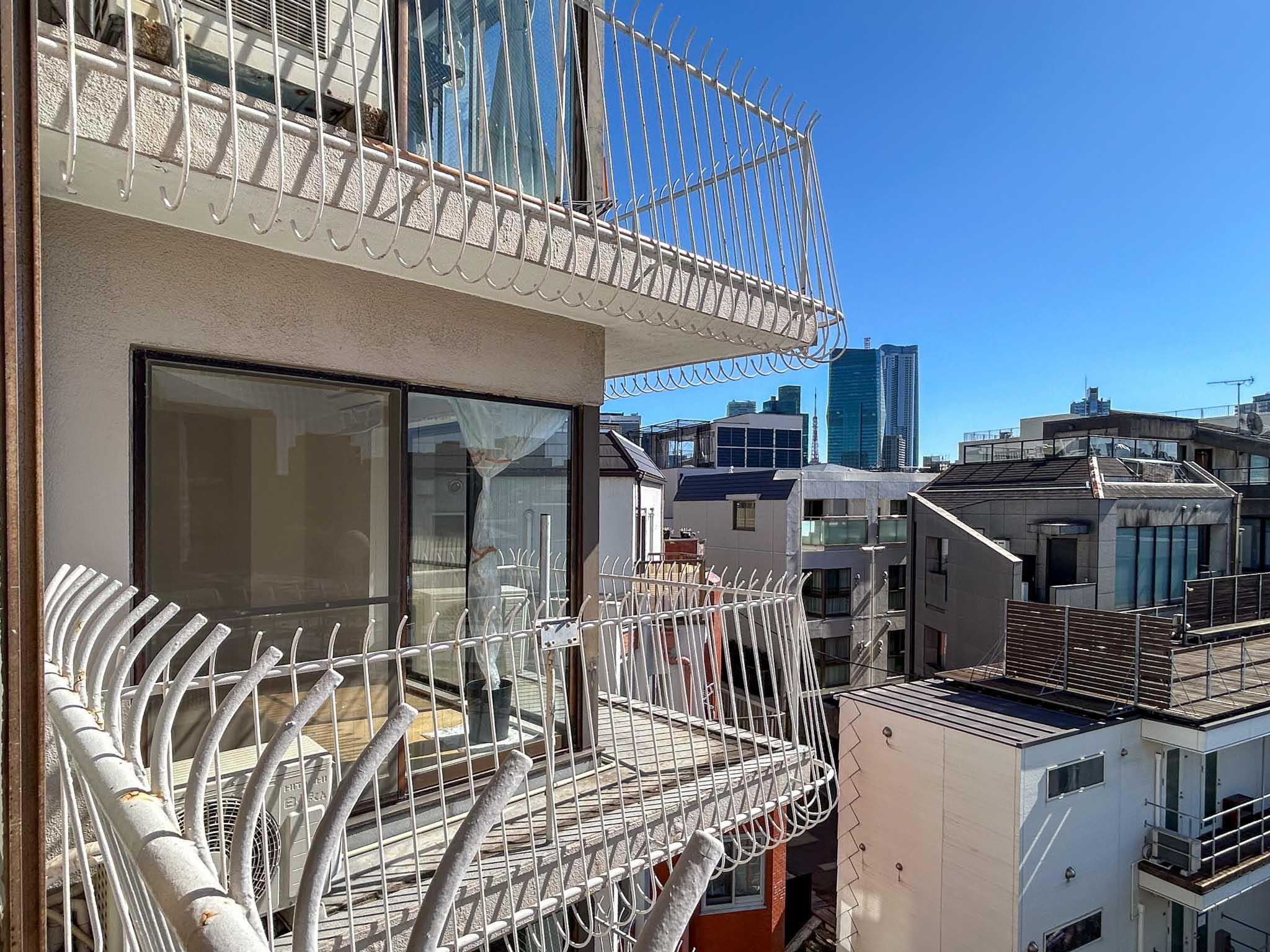 港区赤坂の賃貸物件/隣のベッドルームからリビングを見るとこんな感じ