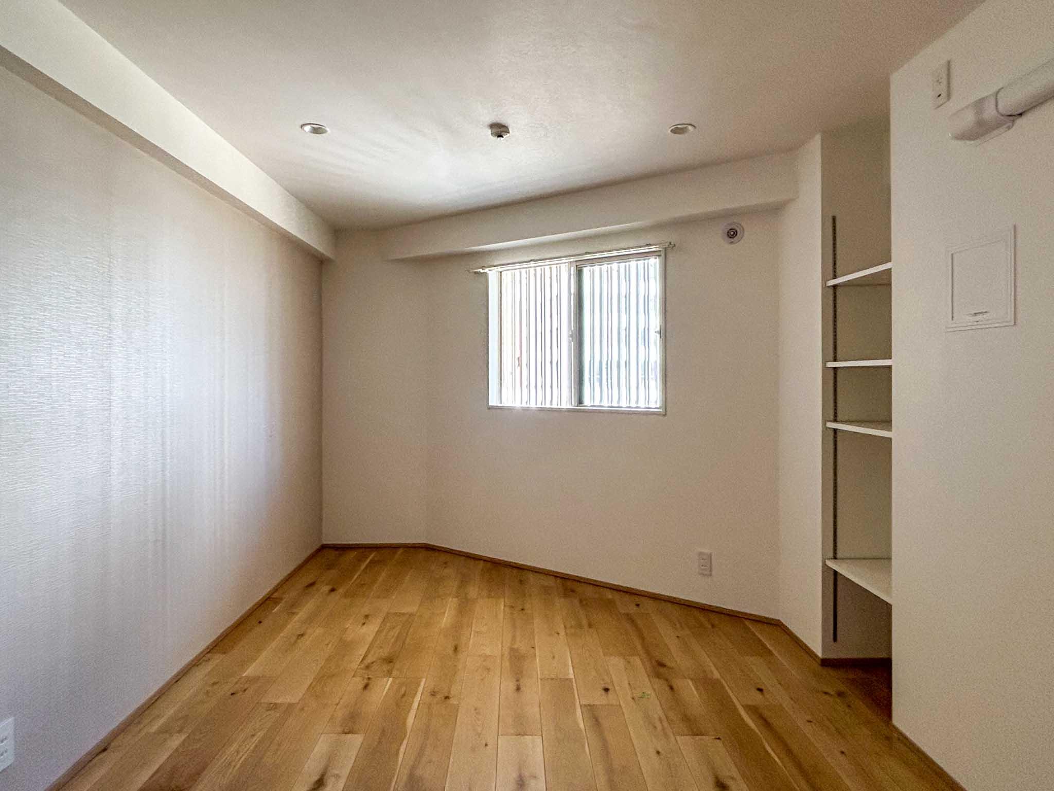 港区赤坂の賃貸物件/北側にある8.2帖のベッドルーム