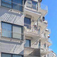 港区赤坂の賃貸物件/太陽光を取り込みやすい、雁行した形