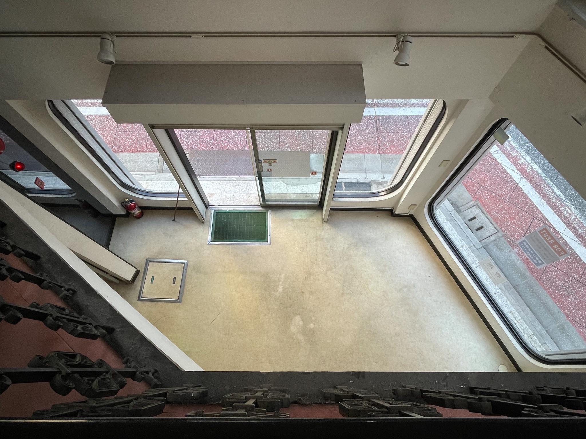 中央区東日本橋の賃貸物件/2F：吹き抜けから見下ろした図