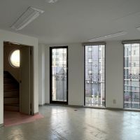 中央区東日本橋の賃貸物件/3F：床はグレーの長尺シートです