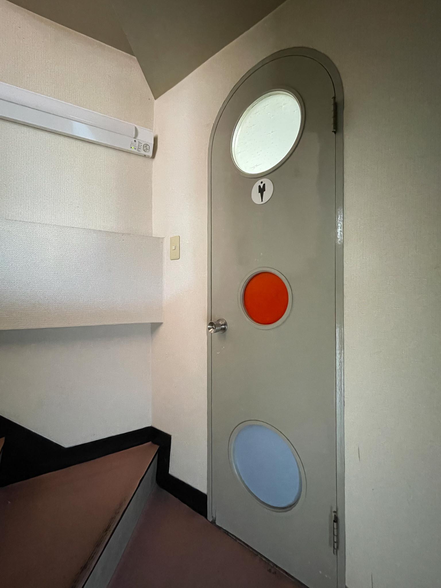 中央区東日本橋の賃貸物件/トイレの扉