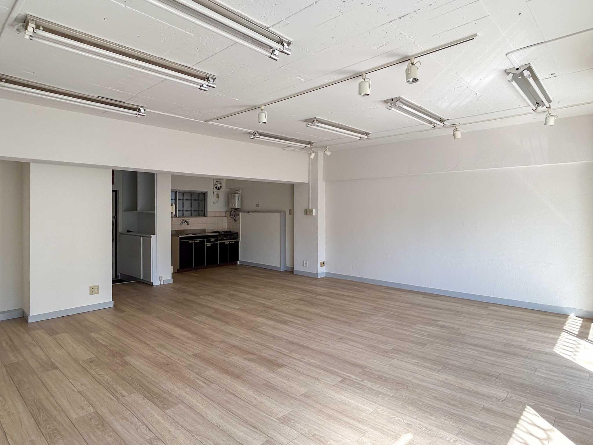 港区南青山の賃貸物件/無駄な装飾がないので、インテリアの幅を狭めることはなさそう