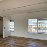 立川市幸町の賃貸物件/リビングがこれだけ広いと北側は寒くなりがちということで、壁にも断熱材を仕込みました