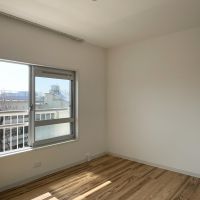 立川市幸町の賃貸物件/洋室もシンプルに。これからエアコンが設置されます