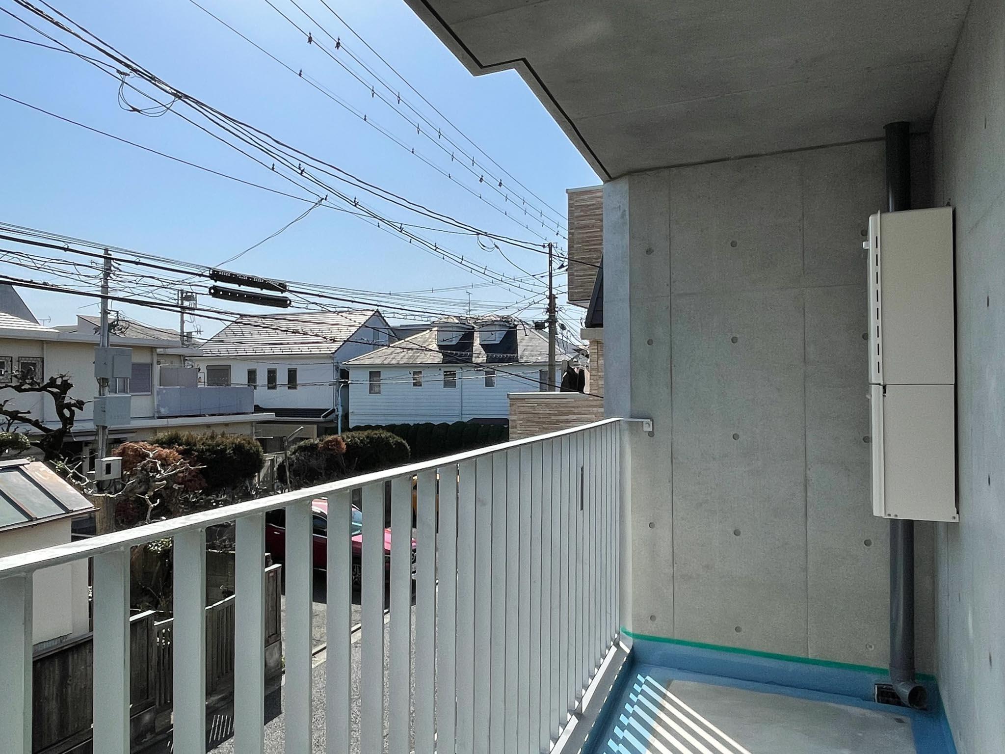 杉並区高円寺南の賃貸物件/203：ベランダを南に向かって