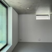 杉並区高円寺南の賃貸物件/203：ところどころに小窓を設け、わずかな光も取り込めるよう工夫された設計です