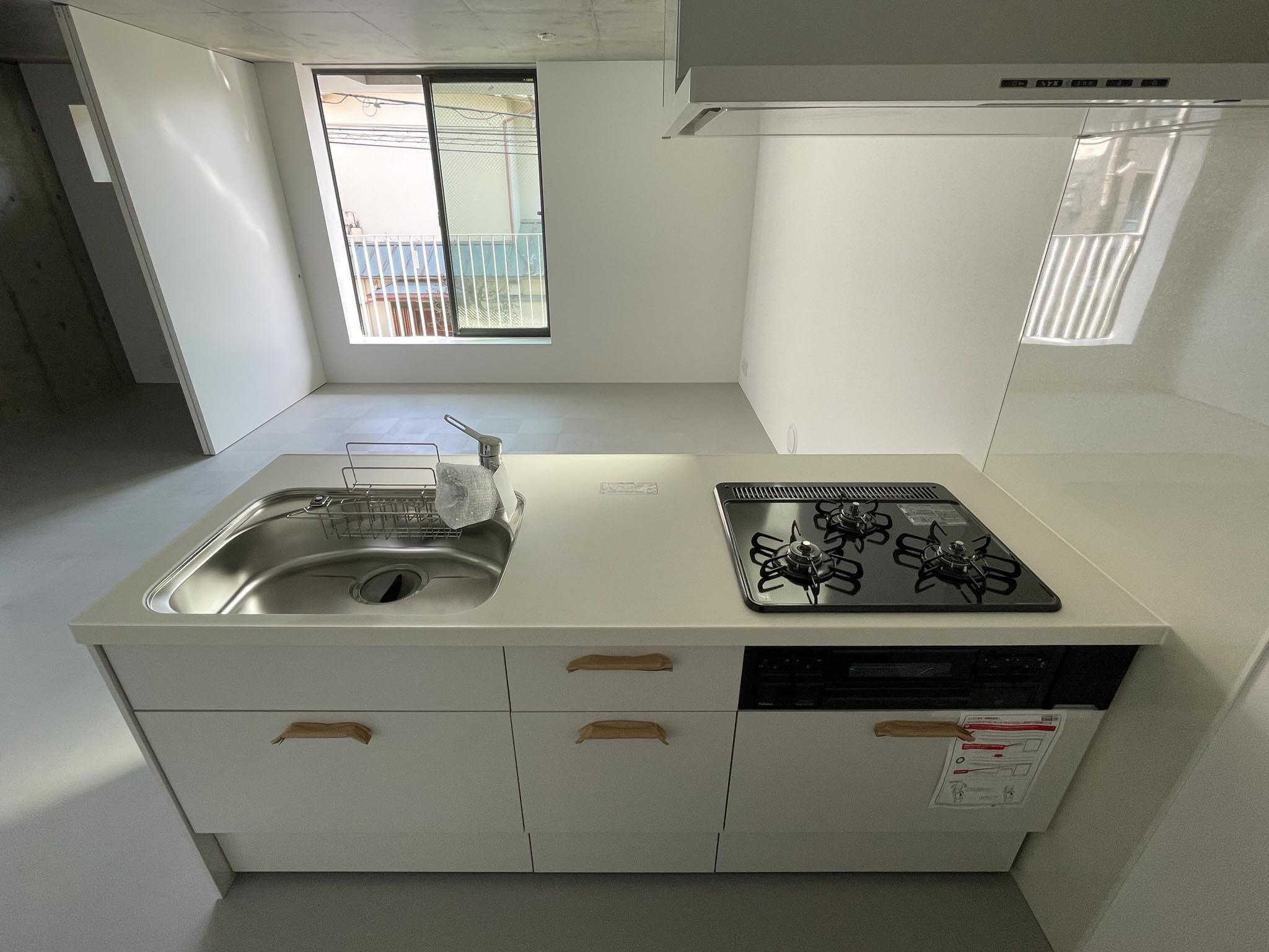 杉並区高円寺南の賃貸物件/203：3口ガスコンロにグリル付きのキッチン