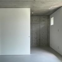 杉並区高円寺南の賃貸物件/203：リビング横の洋室とは大きな引き戸で区切られていて、フラットに繋がっています