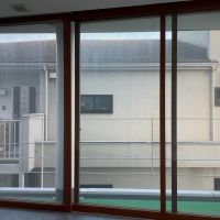 川崎市宮前区神木本町の賃貸物件/東側。隣の家との距離感をご確認ください