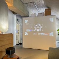 小金井市中町の売買物件/可動収納の背面はスクリーンの代わりになります