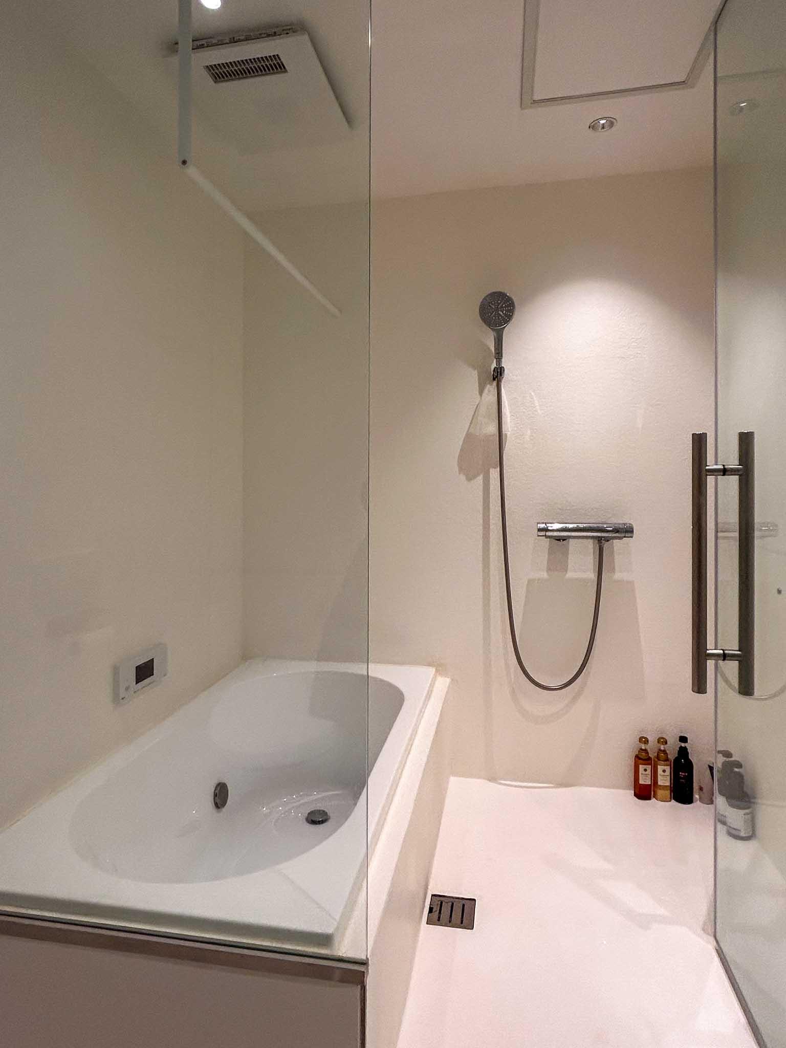 小金井市中町の売買物件/浴室。追いだき、浴室乾燥機付き