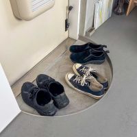 小金井市中町の売買物件/半円上のかわいい玄関。置いておける靴は3足が限界