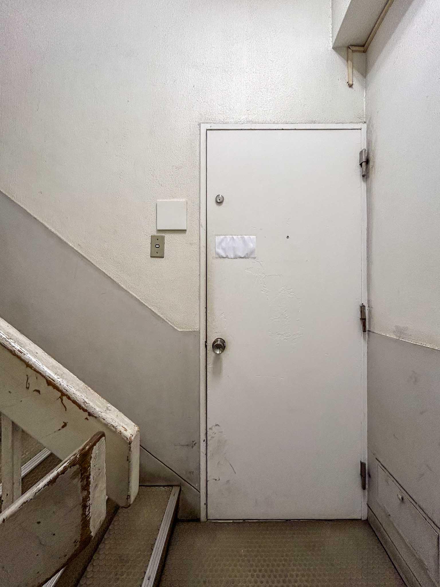 渋谷区渋谷の賃貸物件/玄関を外から