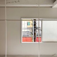 渋谷区渋谷の賃貸物件/東側の窓辺