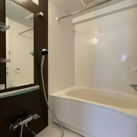 北区中里の賃貸物件/浴室。追いだきと浴室乾燥機つきです