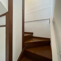 北区中里の賃貸物件/2階へ上がります。階段は当時のものを残してあります
