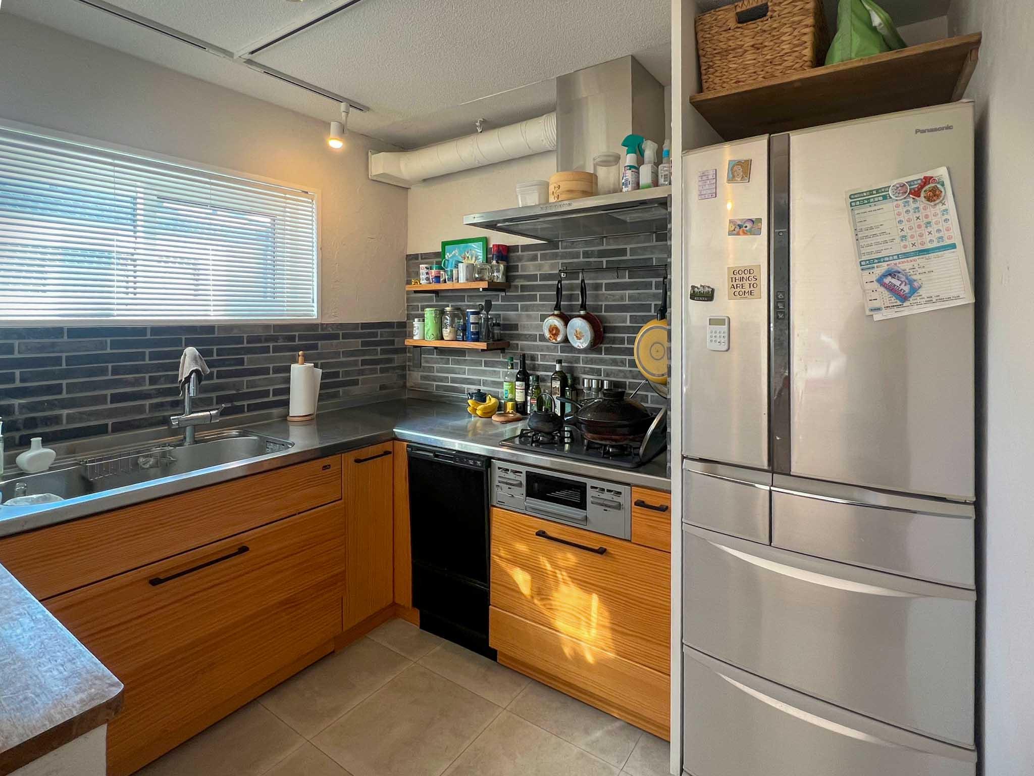 川崎市中原区井田三舞町の売買物件/使いやすそうなコの字型のキッチン