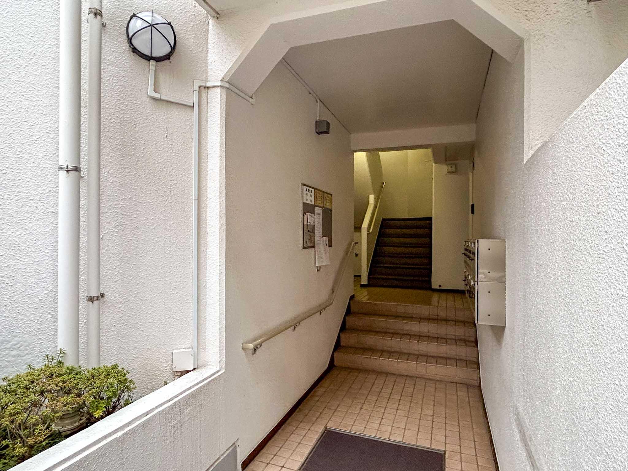 川崎市中原区井田三舞町の売買物件/建物入口