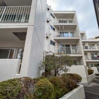 川崎市中原区井田三舞町の売買物件/南東側に向けて雁行した形