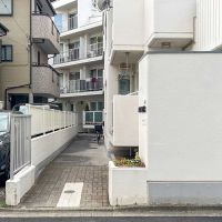 川崎市中原区井田三舞町の売買物件/募集区画は、この共用廊下の先にあります