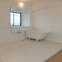 昭島市武蔵野の売買物件/フルオープンのバスルーム（2017年賃貸募集時の状態）