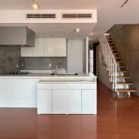 大田区南千束の賃貸物件/キッチンも収納含め広々としたスペース