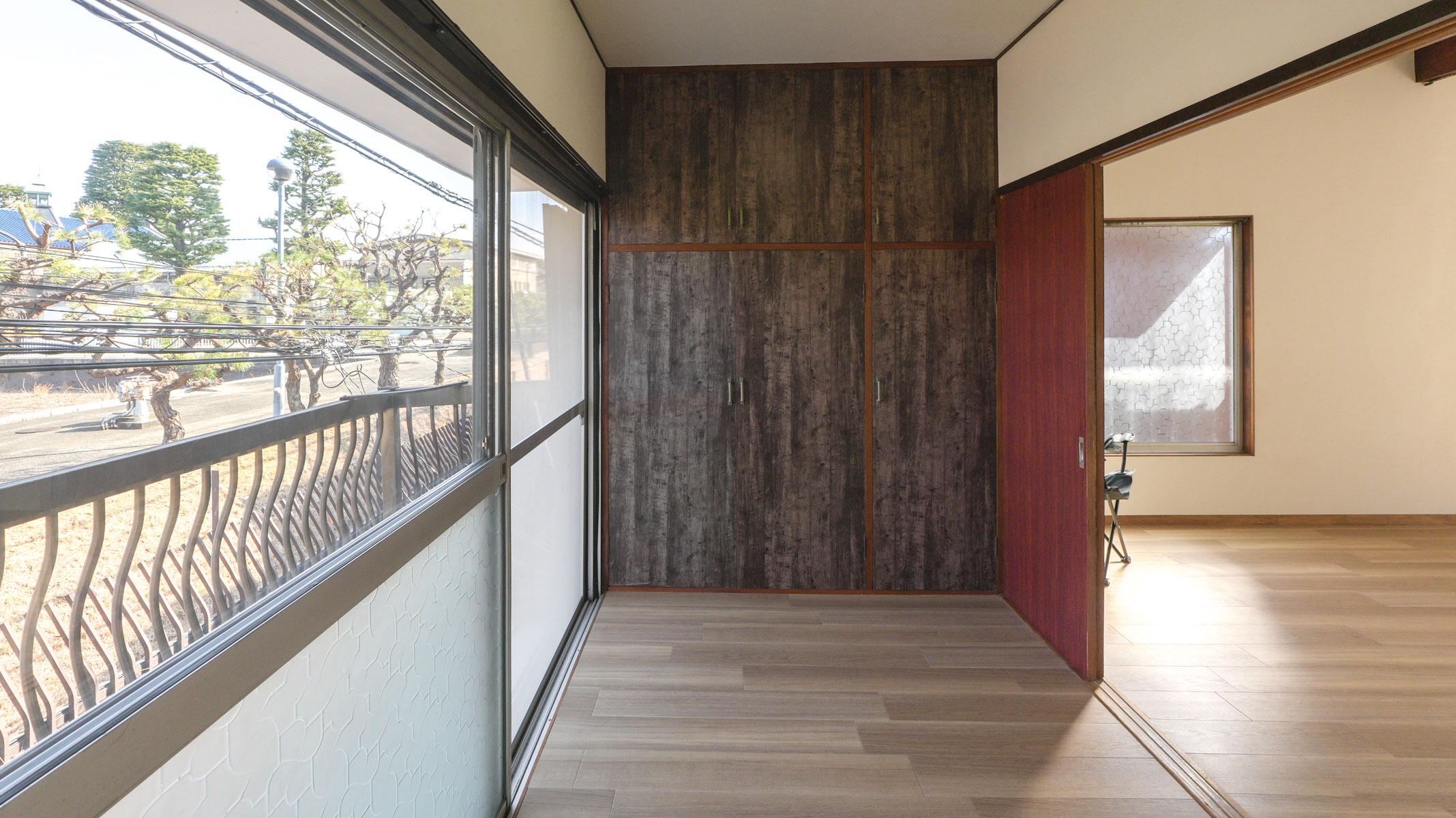 世田谷区鎌田の賃貸物件/窓際にゆったりしたチェアを置いて腰掛けるのも気持ちよさそう