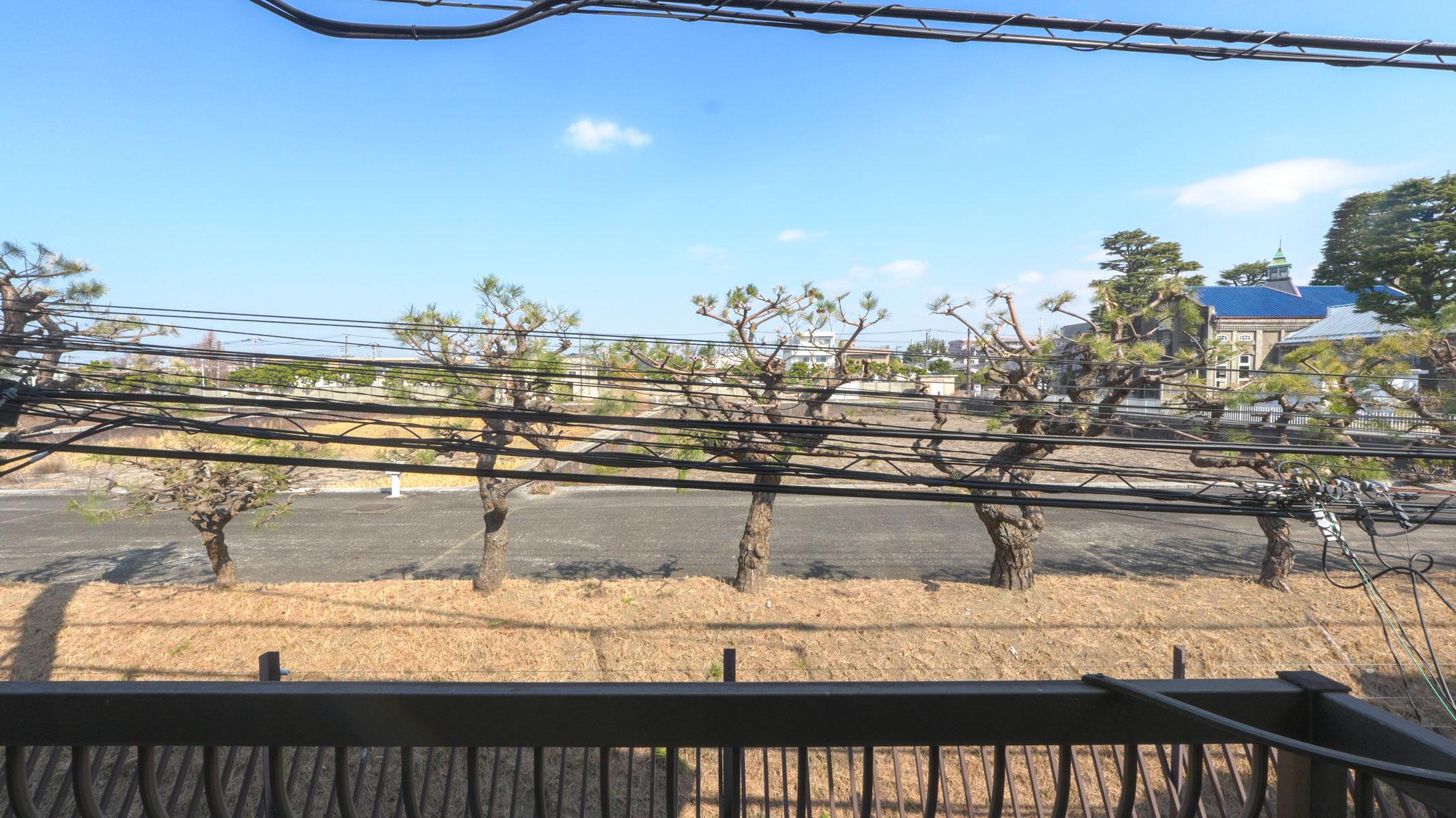 世田谷区鎌田の賃貸物件/目の前は浄水場。ほとんど人が通らないそうで、外からの視線は気にならないはず