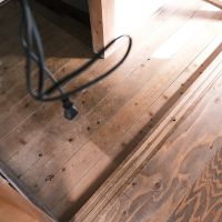 神奈川県三浦市三崎の賃貸物件/床は改装しやすいように合板が敷き詰められています