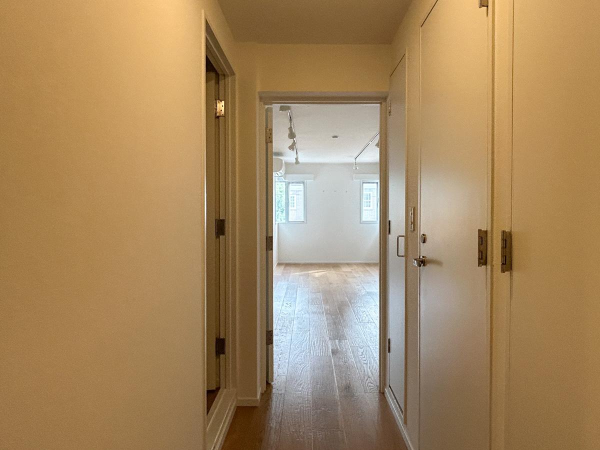 新宿区中落合の賃貸物件/廊下別角度から