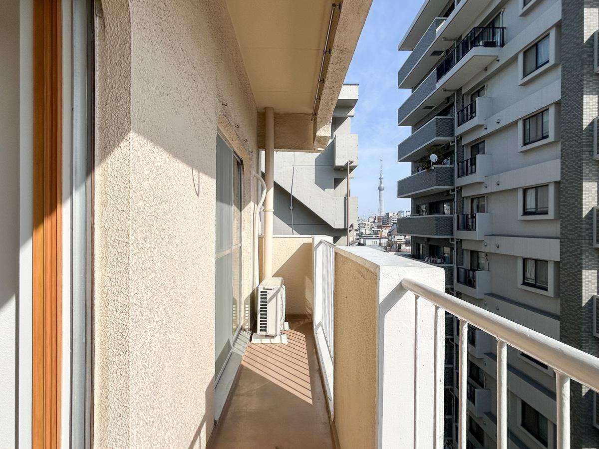 江東区白河の賃貸物件/洋室のベランダ。ひょこっとスカイツリーが見えます
