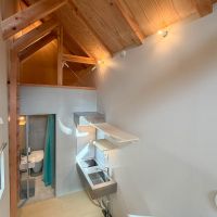 横浜市中区打越の賃貸物件/水回りスペースの上は納戸に。ハシゴをかけて上がれるようになっています