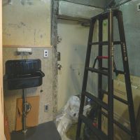 渋谷区神宮前の賃貸物件/裏口のストレージスペース