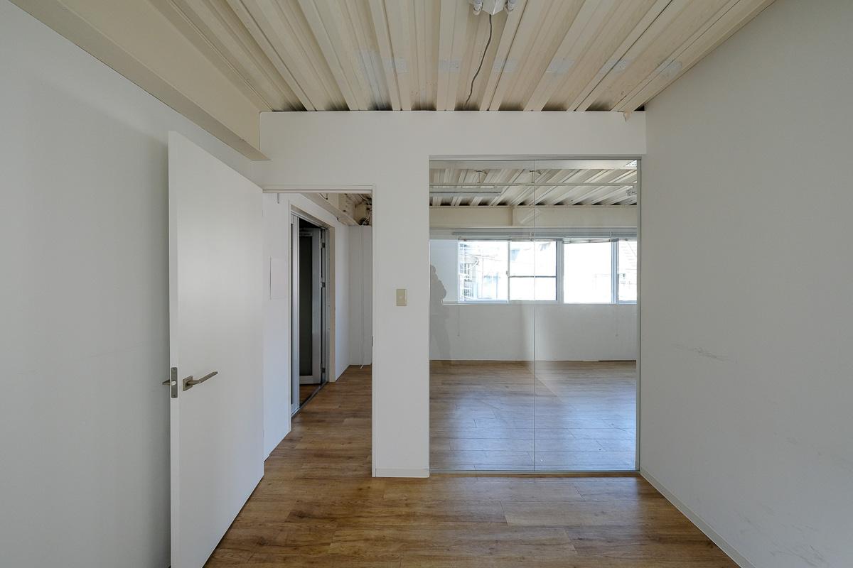 港区南青山の賃貸物件/2階の個室