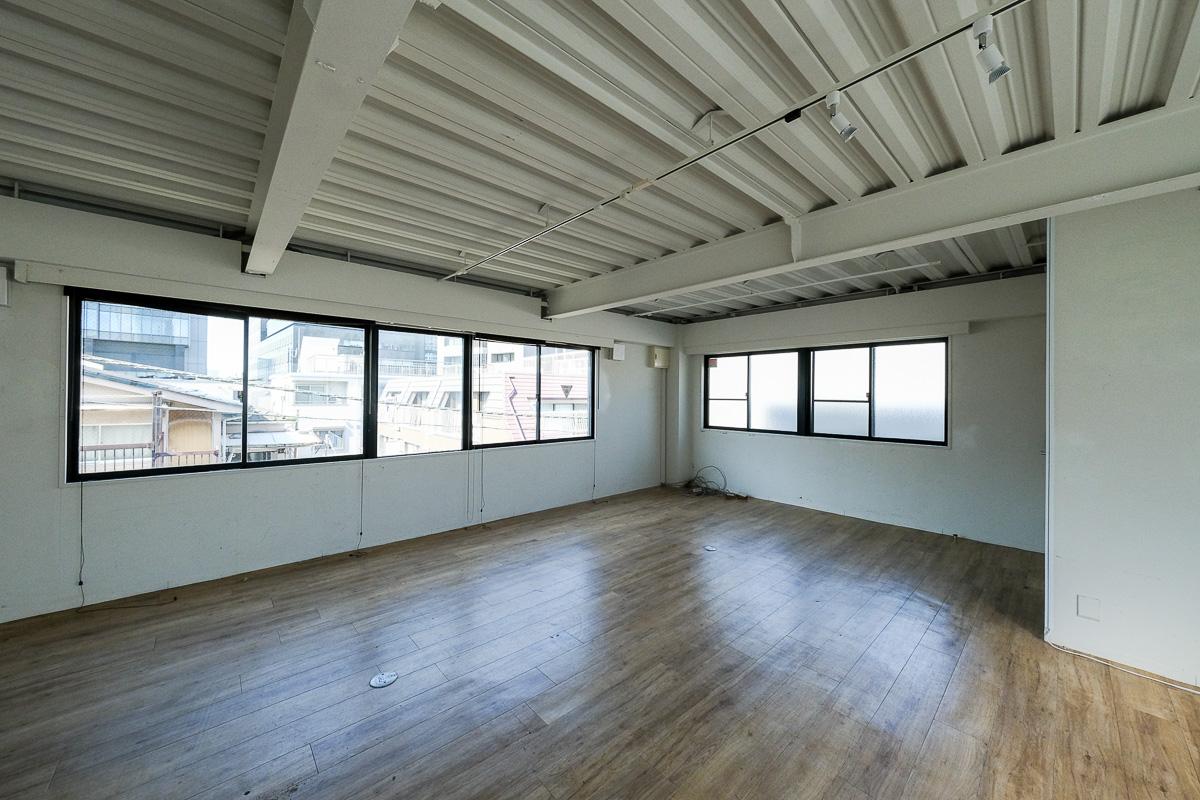 港区南青山の賃貸物件/3階は広めのワンルーム