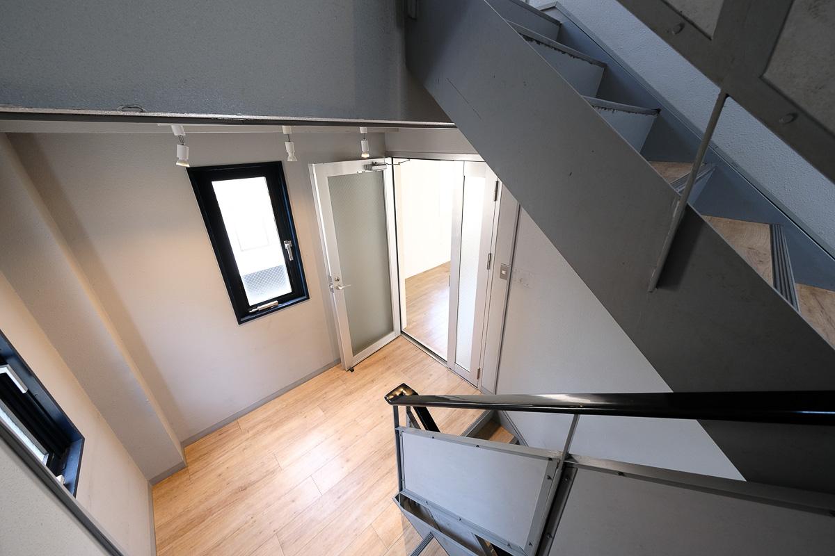 港区南青山の賃貸物件/階段室