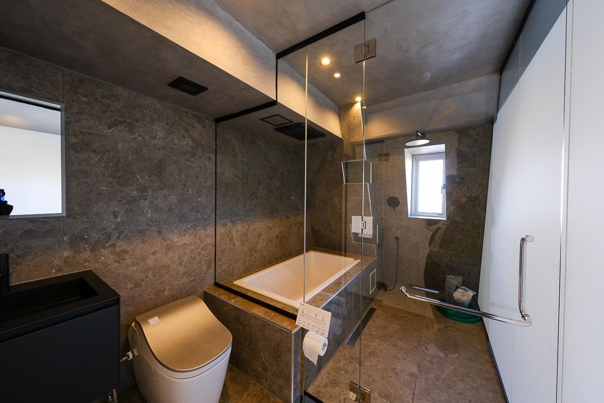 港区北青山の賃貸物件/水回り。浴室は排水の調子が悪く使用不可です