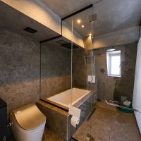 港区北青山の賃貸物件/水回り。浴室は排水の調子が悪く使用不可です