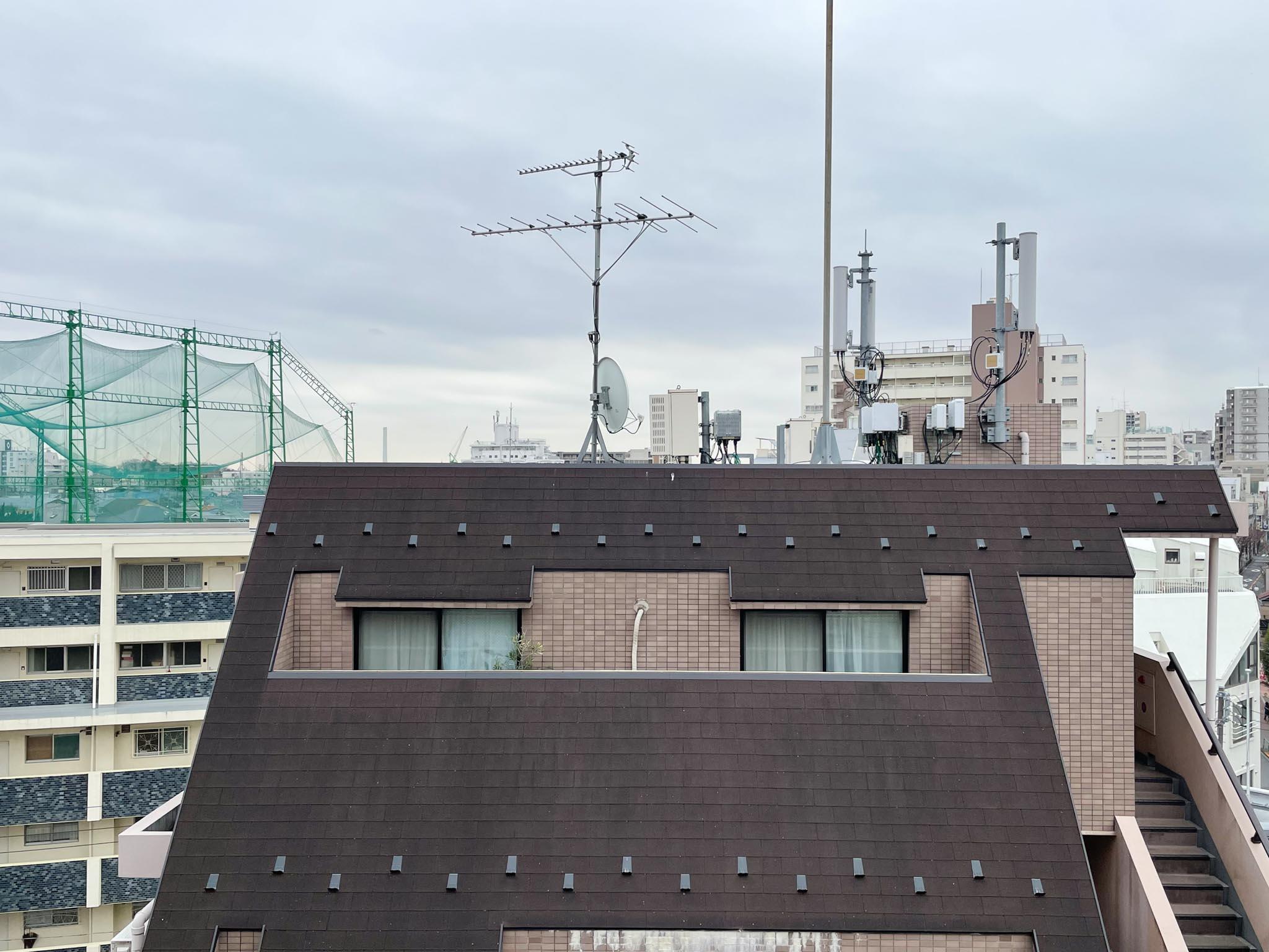 杉並区上荻の賃貸物件/ちょっと目の前の建物と距離が近いですが、視界の上半分は空