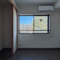 杉並区高円寺北の売買物件/北東向きの窓の先は馬橋小学校