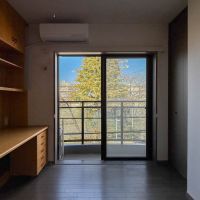 杉並区高円寺北の売買物件/子供部屋からの景色も心地よい。窓先にはサービスバルコニー