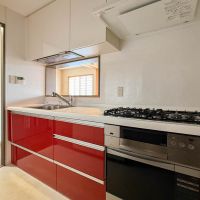 杉並区高円寺北の売買物件/ガスコンロ、グリルに加えて、電気オーブンもついています